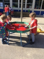 Outdoor Learning in Reception (1)